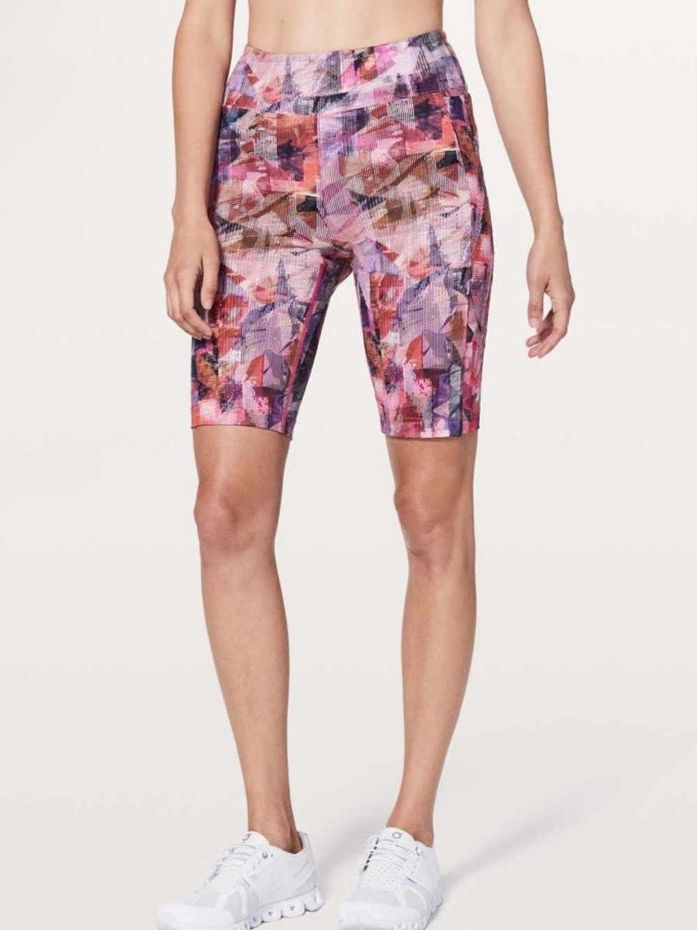 Lululemon On Pace Short *10"
Color Sun Dazed Multi Pink. Size 8